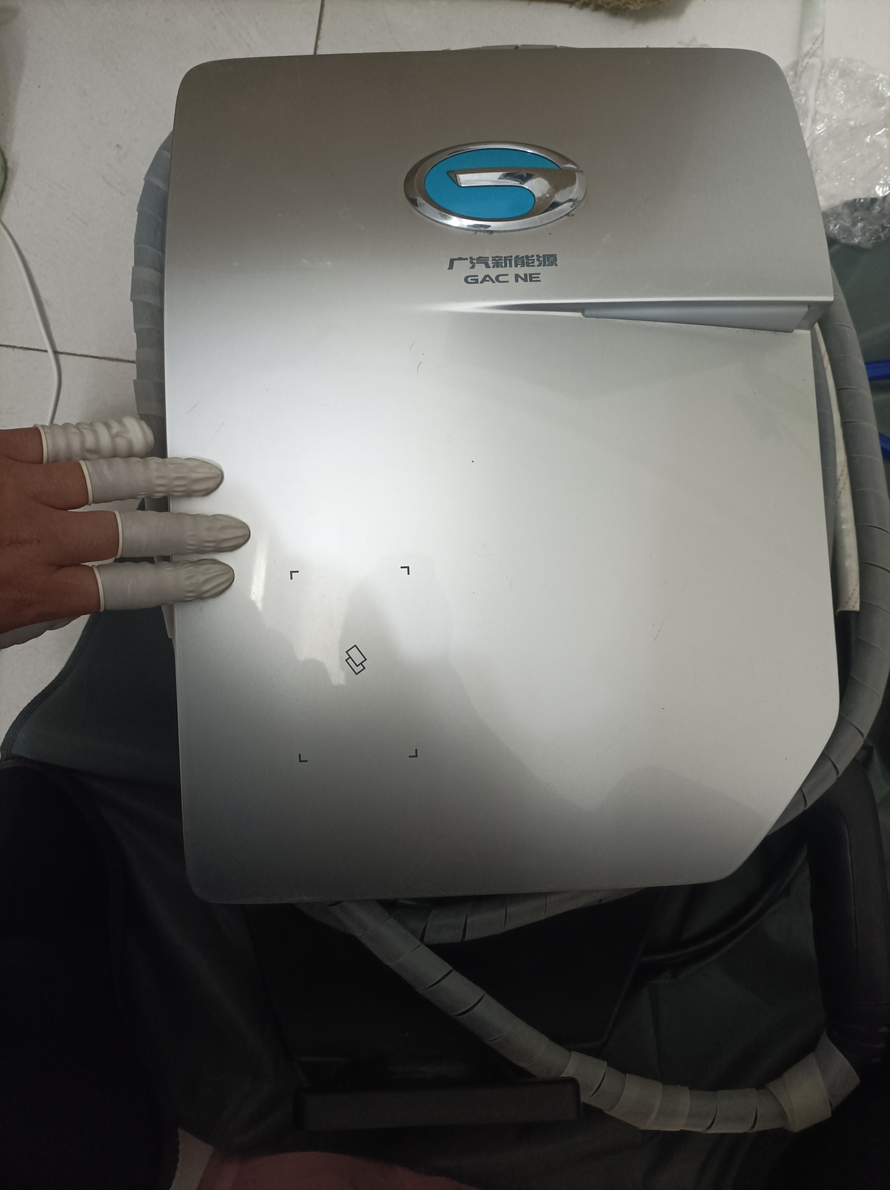 自己动手维修更换充电故障的广汽埃安星星充电代工7KW交流充电桩主板，更换为全新的南京舟拓通用交流充电桩主板