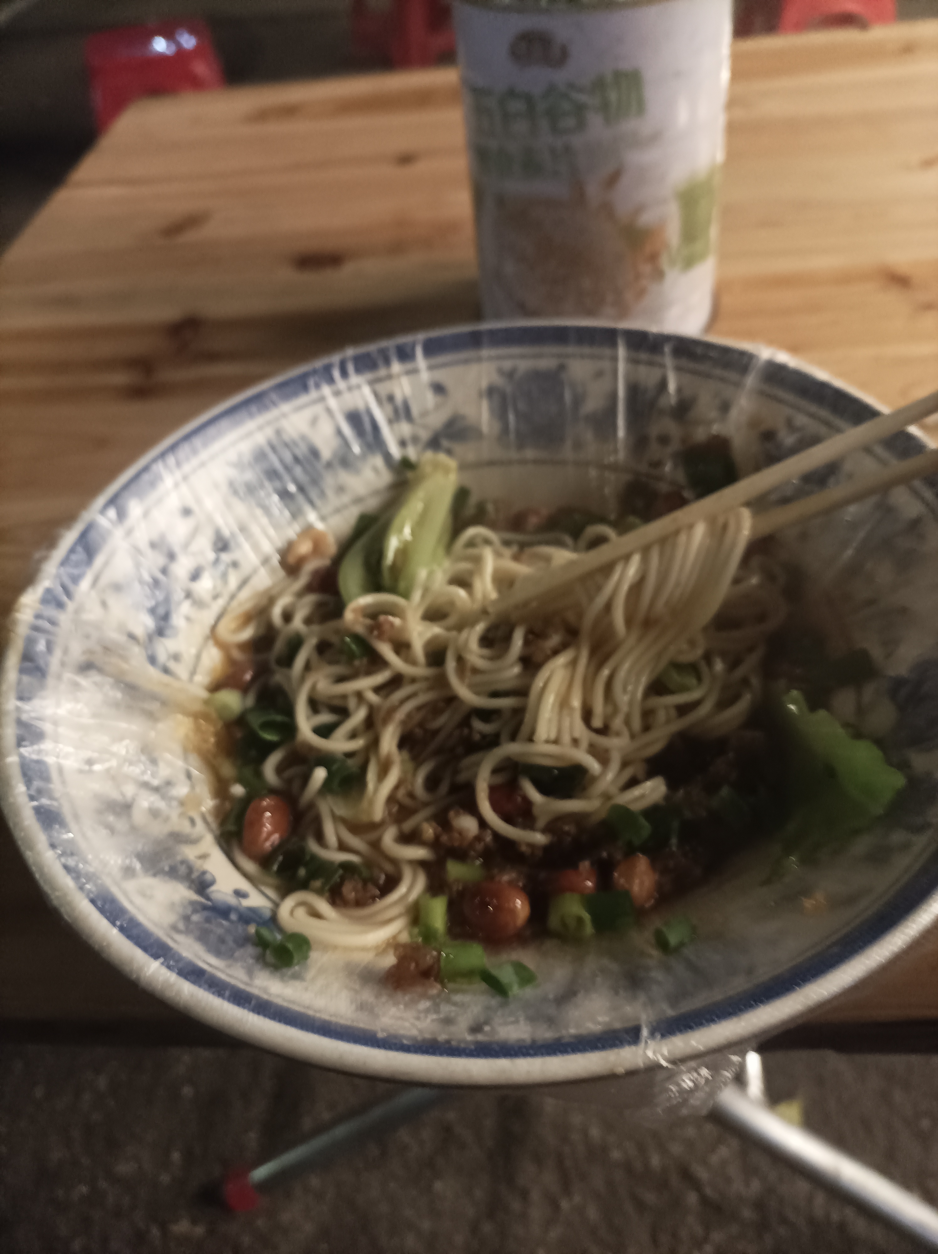 塑料袋套碗上省的刷碗